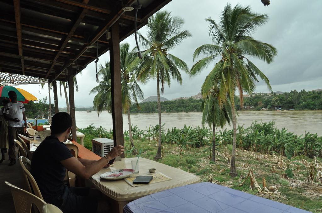 Archana Guest House River View Hampi Kültér fotó
